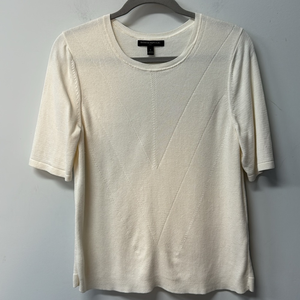 Banana Republic off-white sweater short sleeve lightweight scoopneck large work